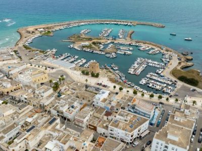 Servizi essenziali per turisti a Torre dell'Orso e San Foca
